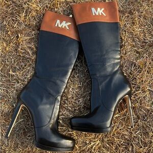 NICE Michael Kors size 8 Womens Hayley Heel Boots Brown Black Leather